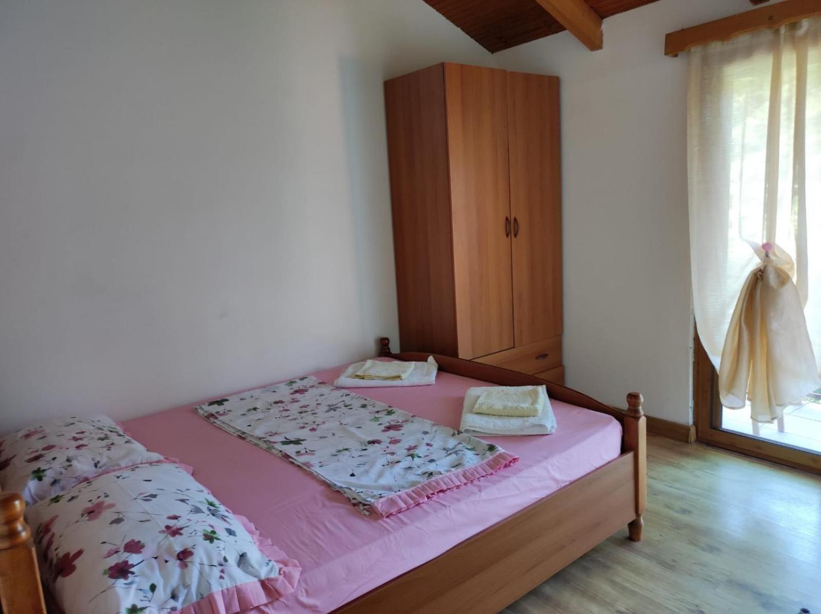 Hotel Toni Llogora Dukat Exterior foto